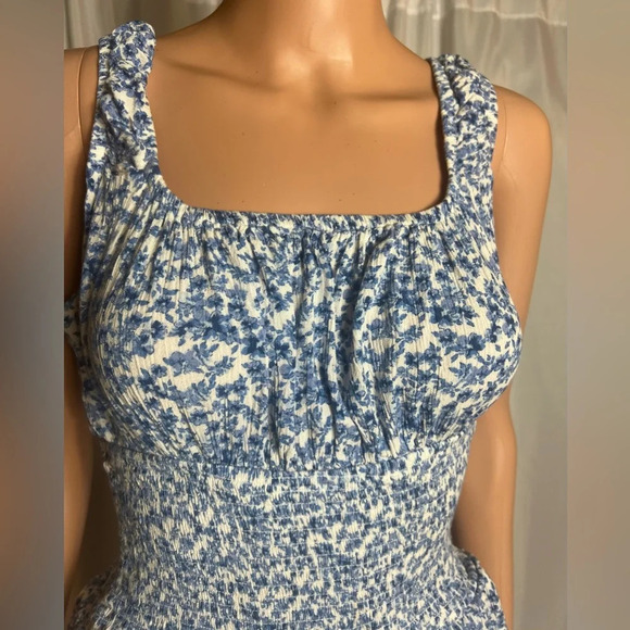 Bloomfield Blue White Floral Smocked Mini Dress Sleeveless Tiered Skirt L - Picture 3 of 12